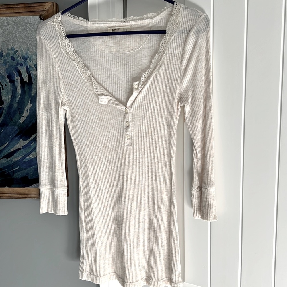 Old Navy top